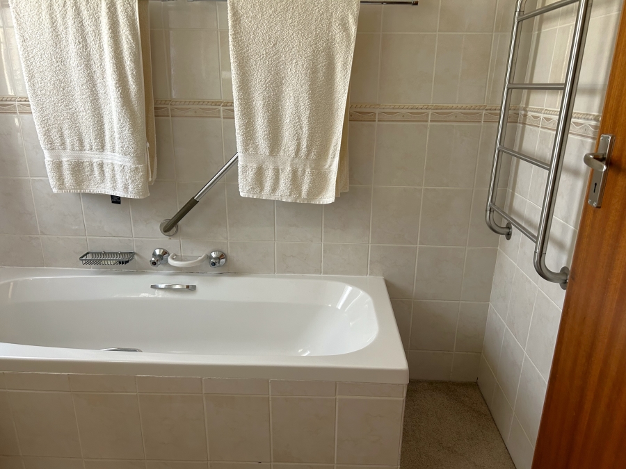 3 Bedroom Property for Sale in Hunters Estate Western Cape